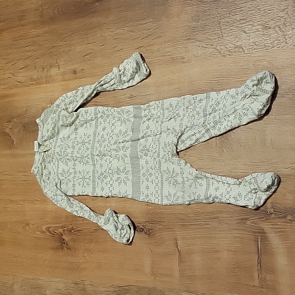 Kate quinn bamboo snowflake footie
